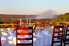 Victoria Falls Safari hotel 