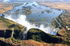 Victoria Falls  by dsopfe