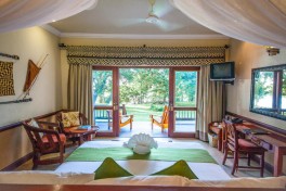 Zimbabwe & Botswana Safari Lodge 