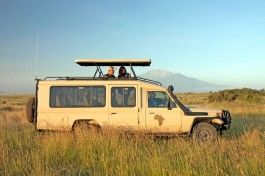 Budget Tanzania Safari vehicle 