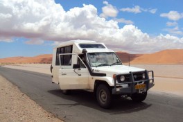 Tour vehicle 