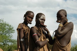 Mursi girls 