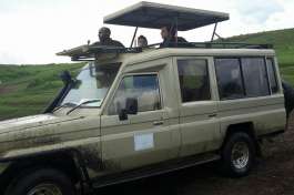 Safari 4x4 vehicle 