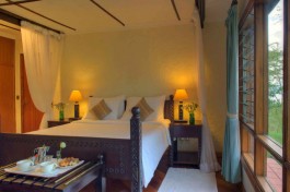 Kenya Safari lodge room 