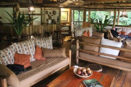 Buhoma lounge 