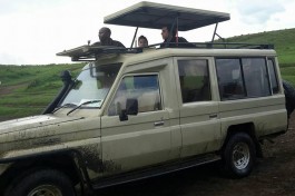 Safari 4x4 vehicle 