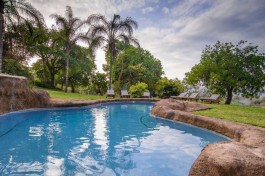 Budget Kruger Lodge Tour pool 