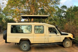 Extended safari vehicle 