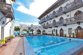 Tembo hotel pool, Stone Town 