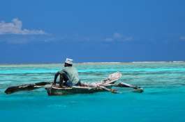 Zanzibar boat man 