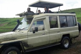 Safari 4x4 Vehicle 