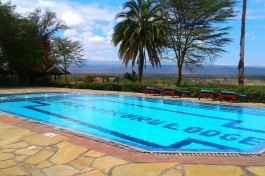 Nakuru lodge pool 