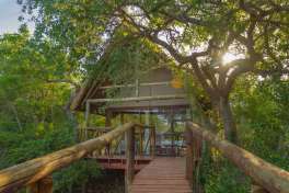 Private reserve lodge chalet 