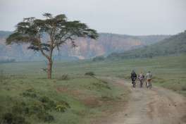Cycling at Hells Gate National Park 