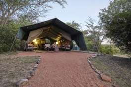 Safari camp lounge 