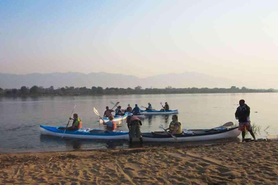 Zambia lower Zambezi canoeing
