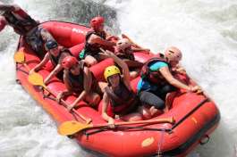 White Water Rafting in Nile 