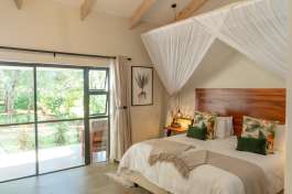 Kasambabezi room interior 