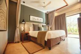 Insika lodge room interior 