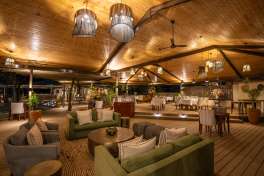 Insika lodge Vic falls lounge area 