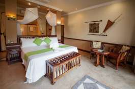Chobe safari lodge - double room interior 