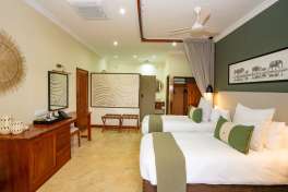 Insika lodge vic falls - room interior 