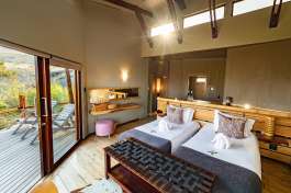 Rhino ridge room interior 