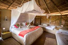 Umlani bush camp room interior 
